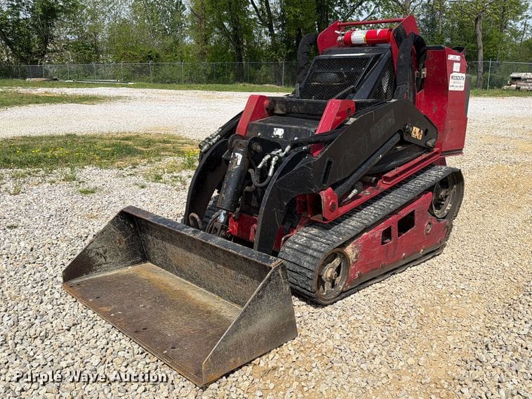 2020 Toro  Dingo TX-1000 Equipment Image0