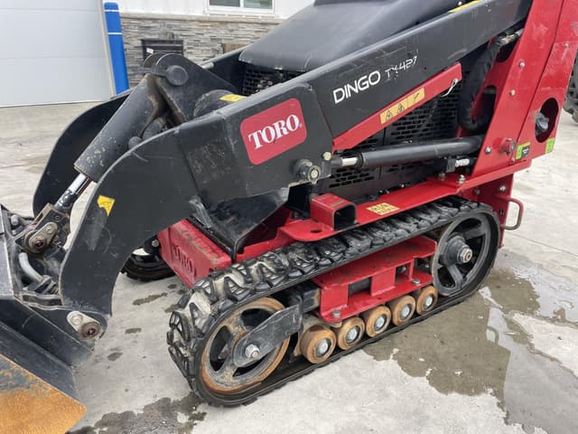 Image of Toro Dingo TX427 equipment image 1
