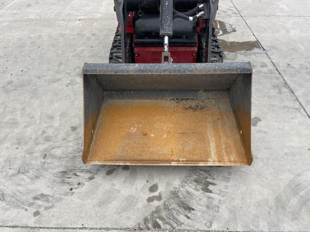 Image of Toro Dingo TX427 equipment image 3