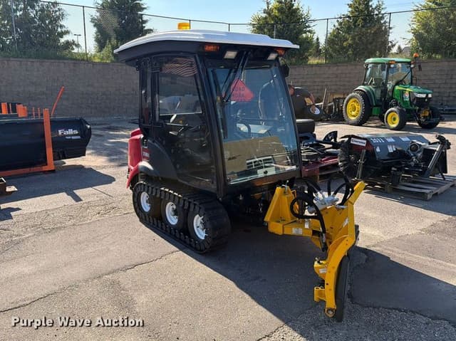 Image of Toro Groundsmaster 7210 equipment image 2