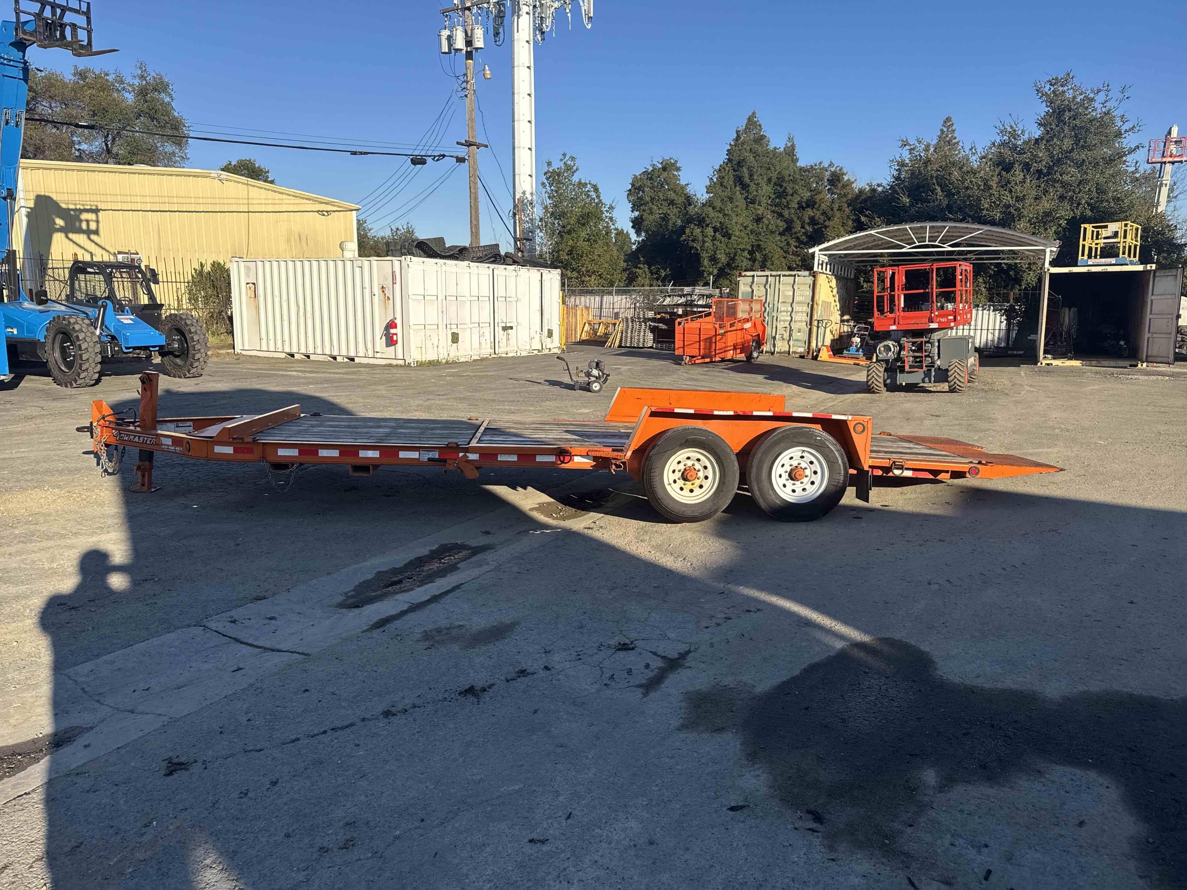 2020 Towmaster T-12DT Equipment Image0