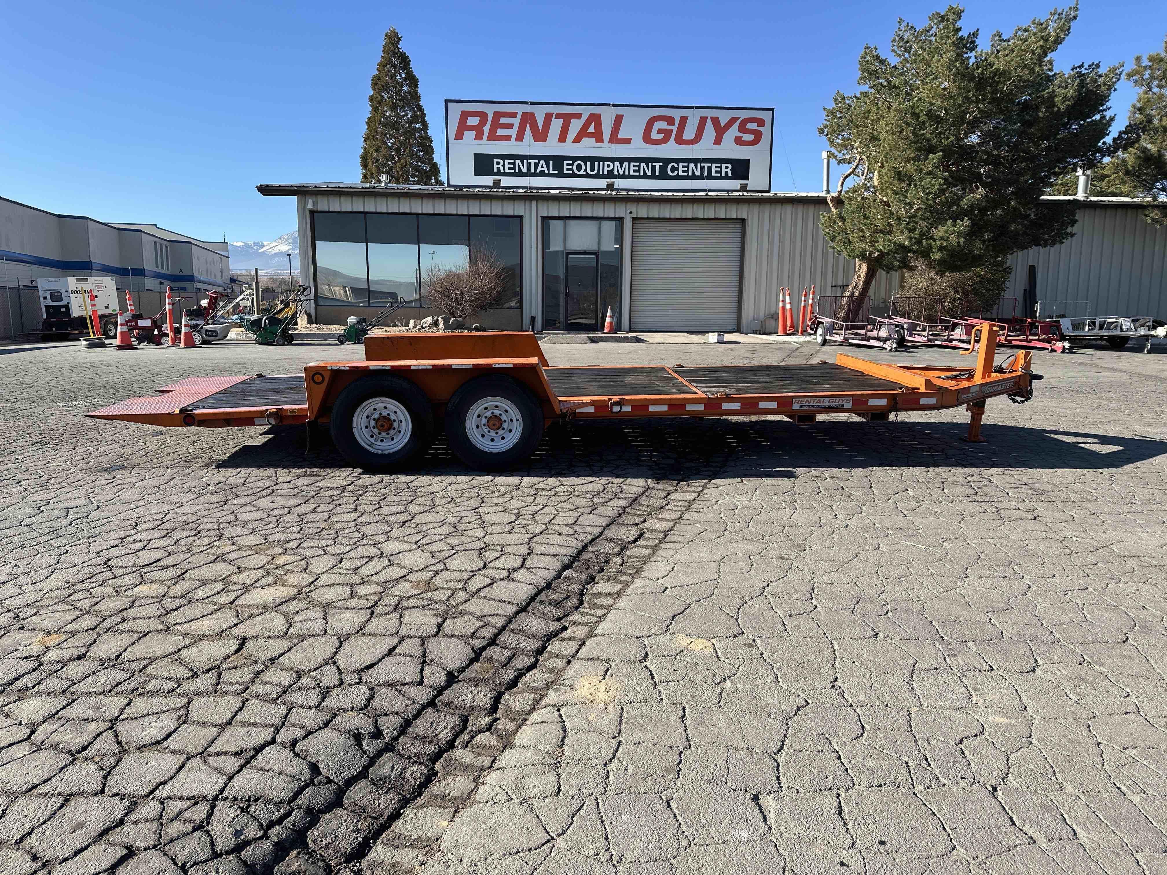 2020 Towmaster T-12DT Equipment Image0