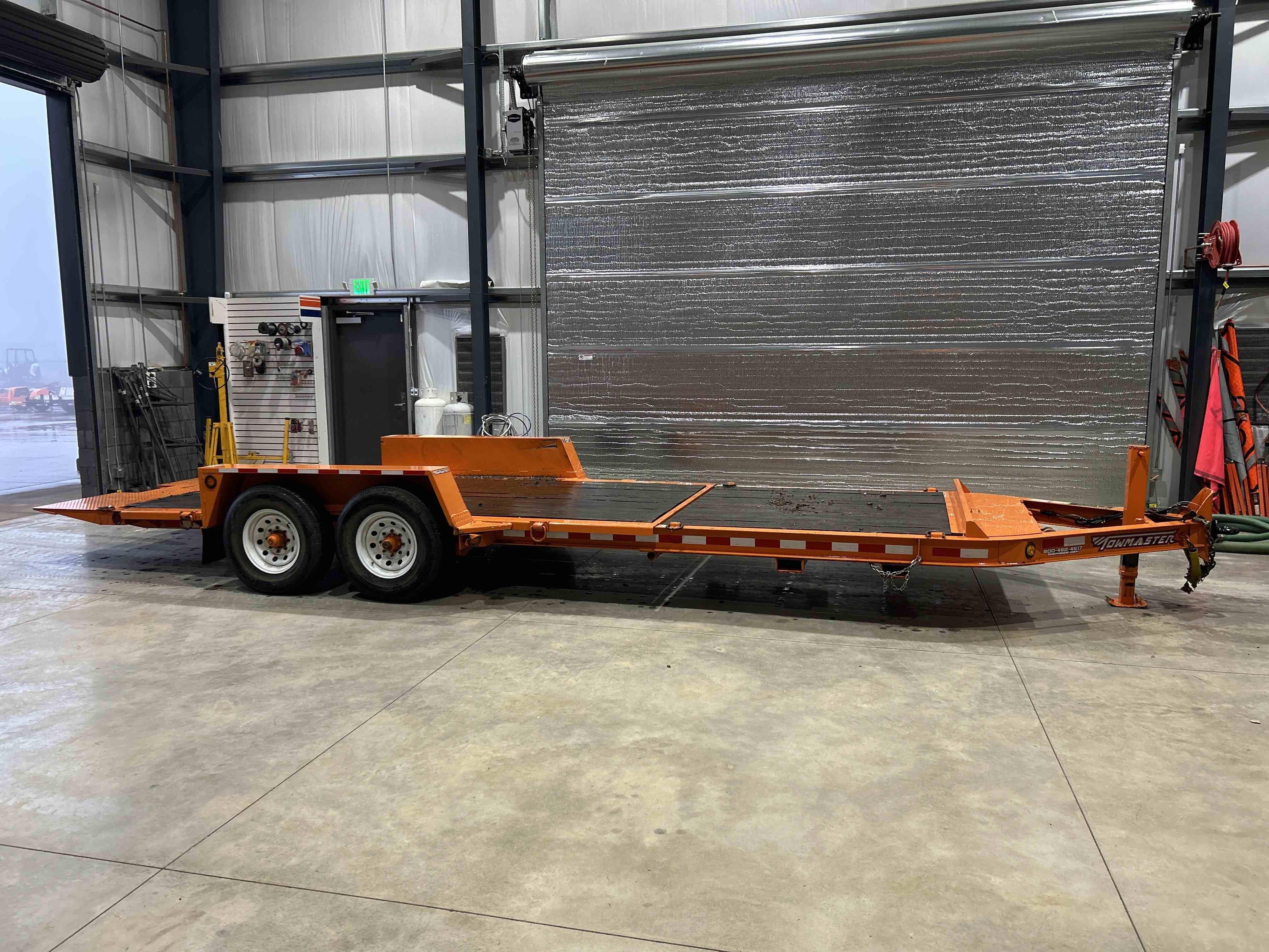 2020 Towmaster T-12DT Equipment Image0