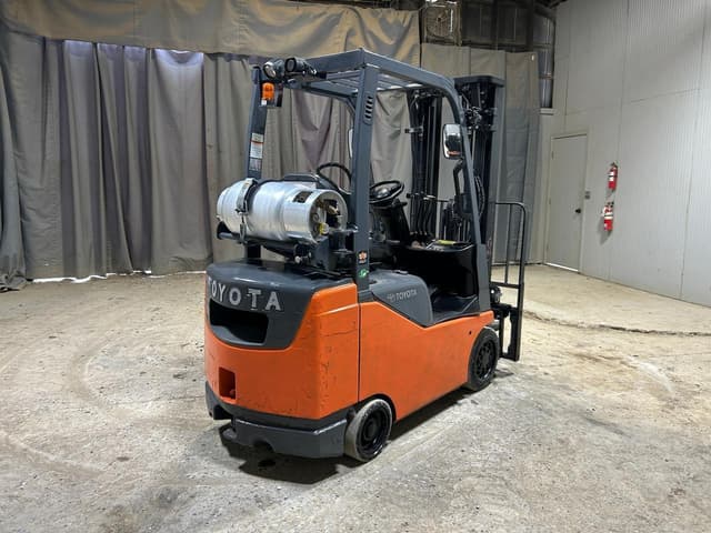 Image of Toyota 8FGCSU20 equipment image 3