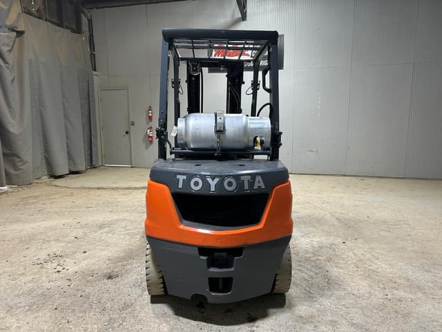 Image of Toyota 8FGU25 equipment image 2