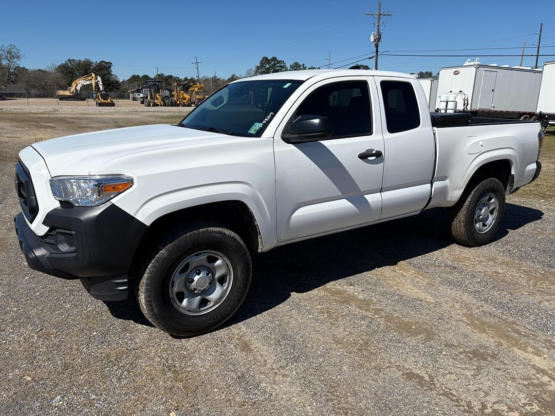 Image of Toyota Tacoma Primary image