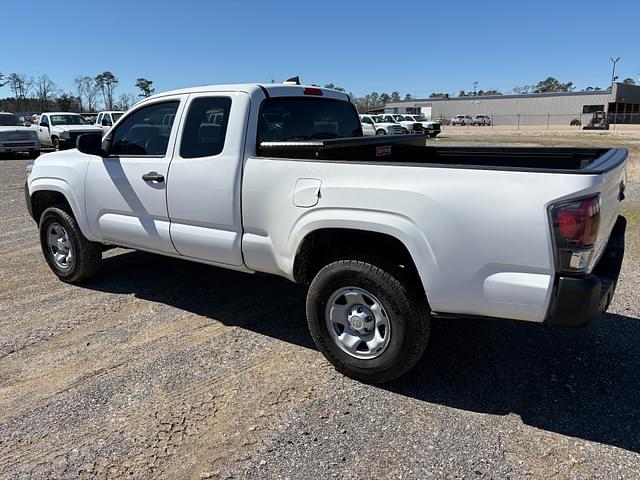 Image of Toyota Tacoma equipment image 1