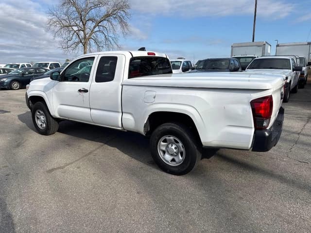 Image of Toyota Tacoma equipment image 2