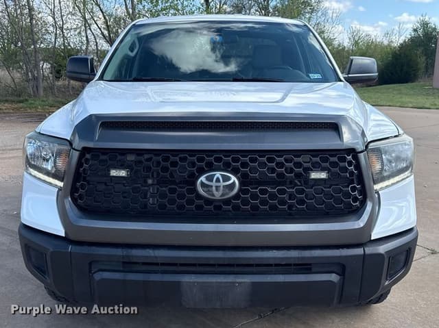 Image of Toyota Tundra equipment image 1