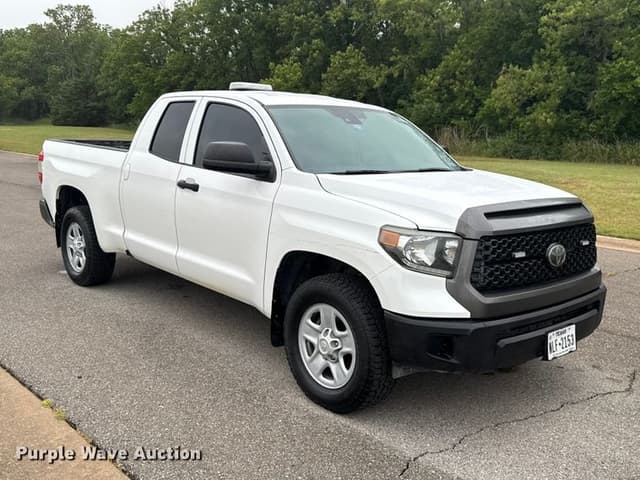 Image of Toyota Tundra equipment image 2