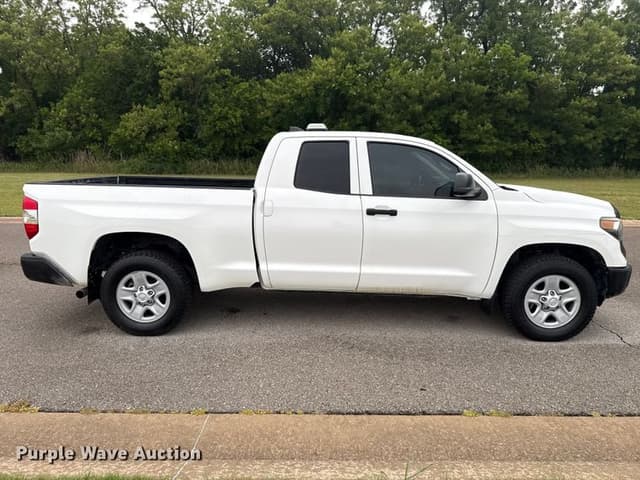 Image of Toyota Tundra equipment image 3