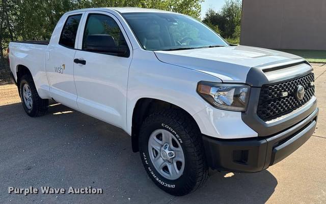 Image of Toyota Tundra SR5 equipment image 2