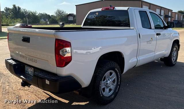 Image of Toyota Tundra SR5 equipment image 4