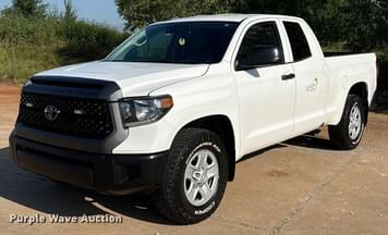 Main image Toyota Tundra SR5