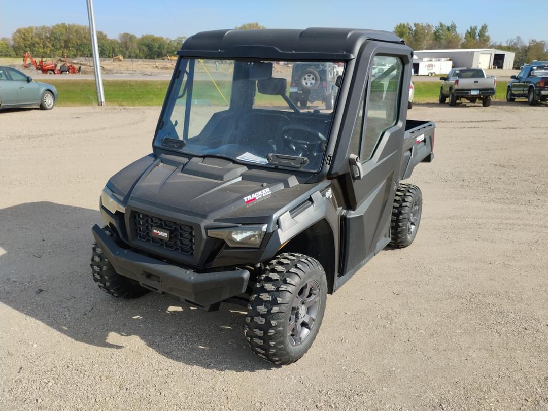 Image of Tracker 800SX Primary image