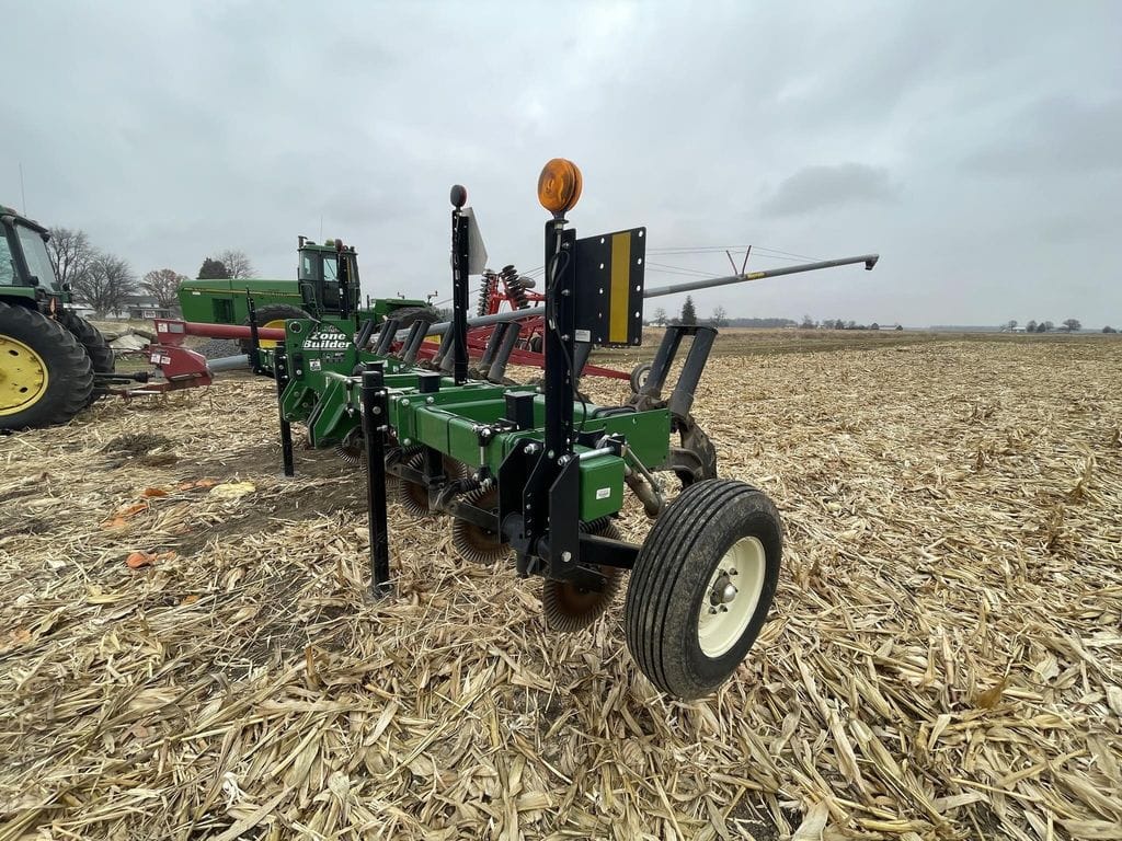 2020 Unverferth Zone-Builder 132 Equipment Image0