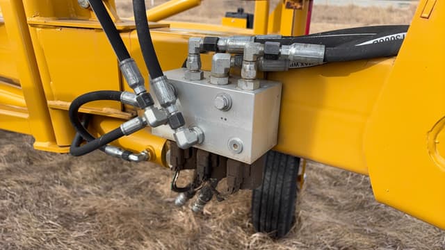 Image of Vermeer R2300 equipment image 4