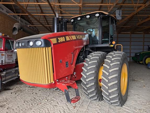 Image of Versatile 380 equipment image 2