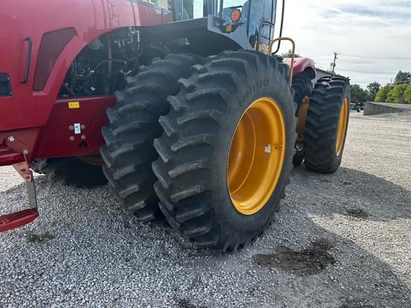 Image of Versatile 380 equipment image 1