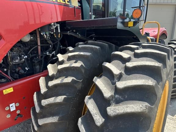 Image of Versatile 380 equipment image 3