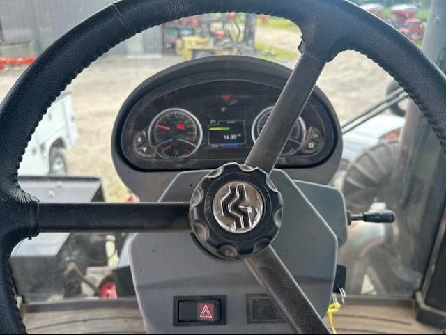 Image of Versatile 610DT equipment image 3