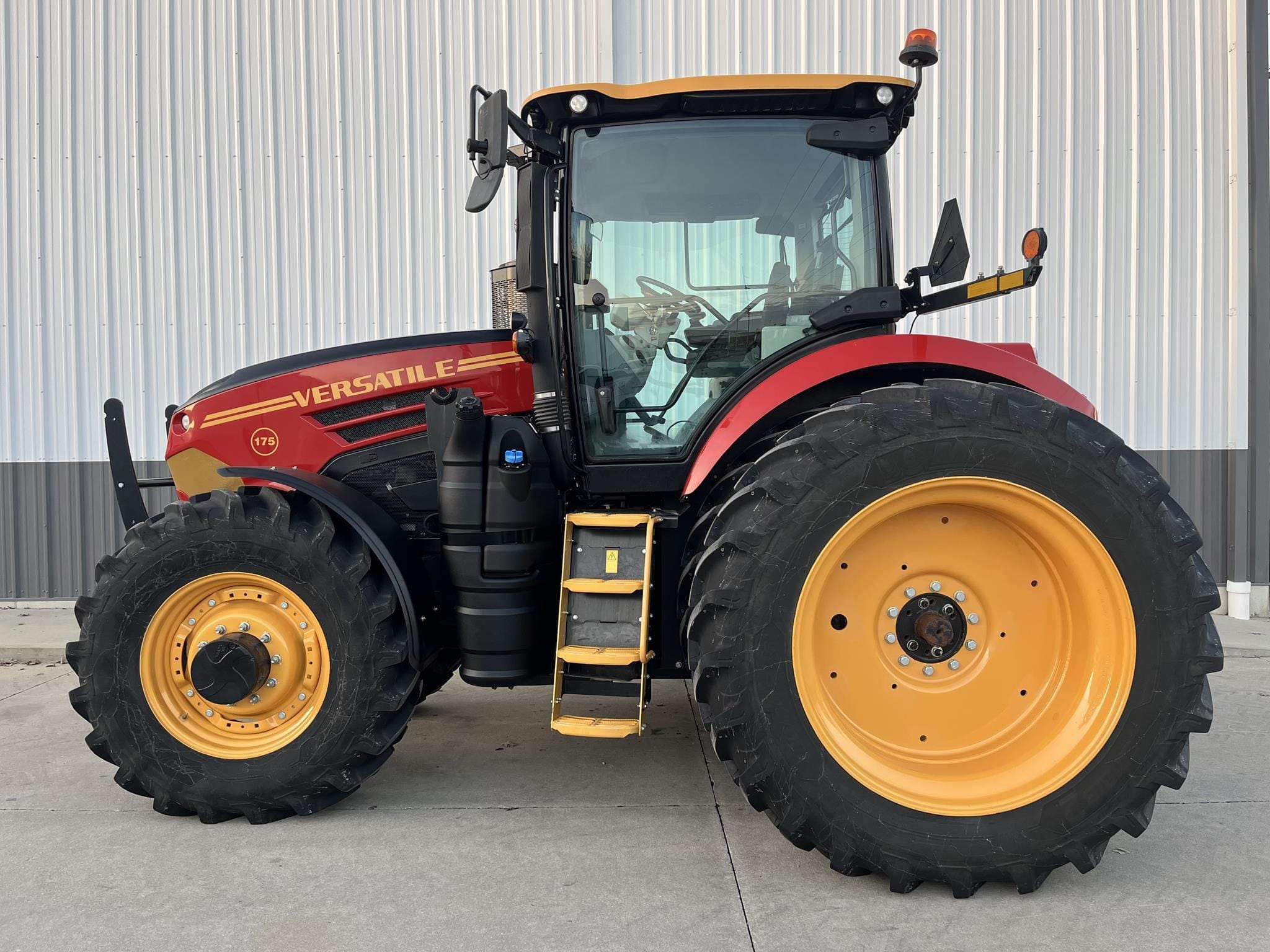 2020 Versatile Nemesis 175 Equipment Image0