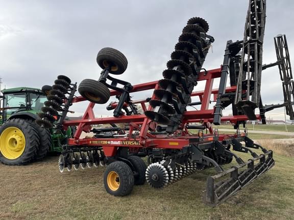 Image of Versatile VT290 equipment image 2