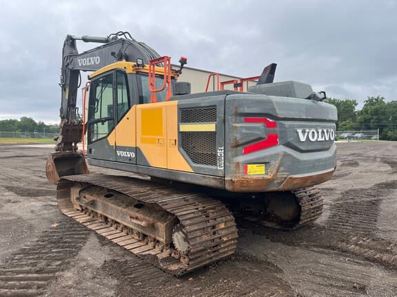 Image of Volvo EC200EL equipment image 1