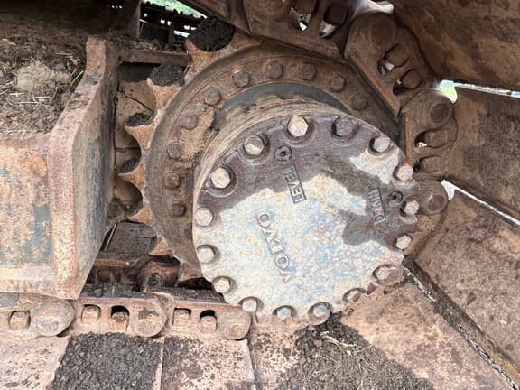 Image of Volvo EC200EL equipment image 4