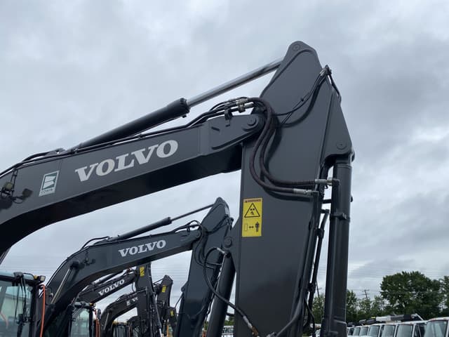 Image of Volvo EC250EL equipment image 4