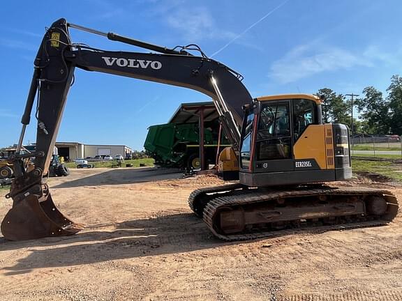 Image of Volvo ECR235EL Primary image