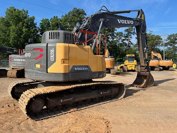 Image of Volvo ECR235EL equipment image 2