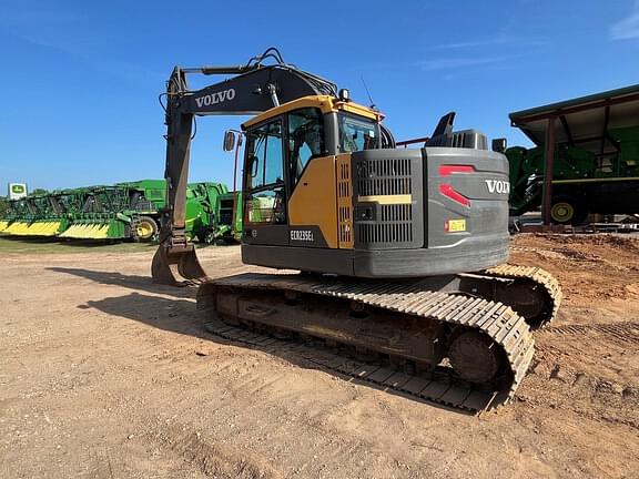 Image of Volvo ECR235EL equipment image 1