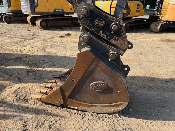 Image of Volvo ECR235EL equipment image 4
