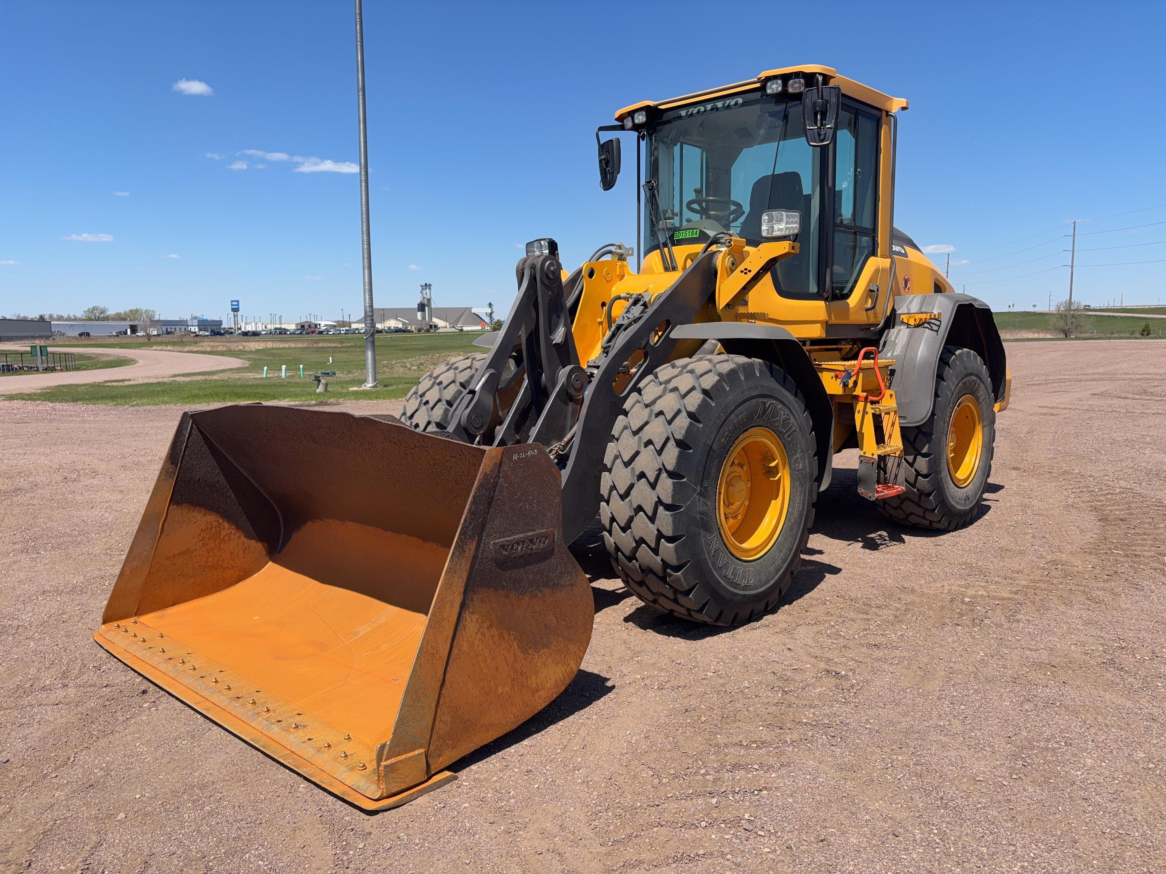 2020 Volvo L60H Equipment Image0