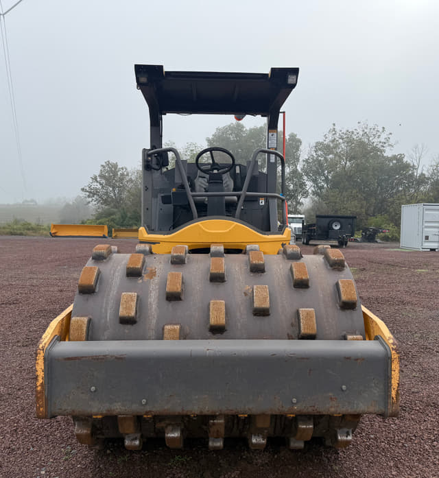 Image of Volvo SD75B equipment image 1