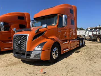 Main image Volvo VNL 760
