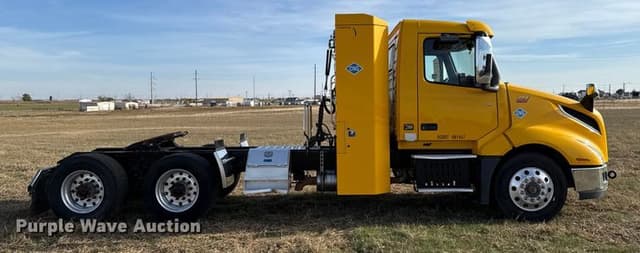 Image of Volvo VNL equipment image 3