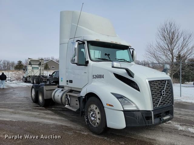 Image of Volvo VNL equipment image 2