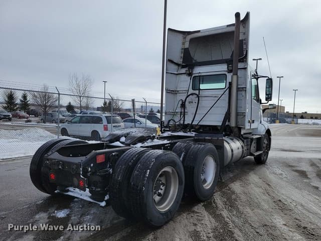 Image of Volvo VNL equipment image 4