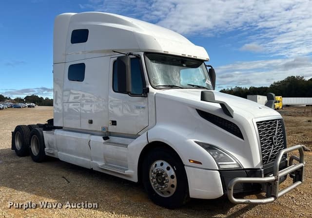 Image of Volvo VNL equipment image 2