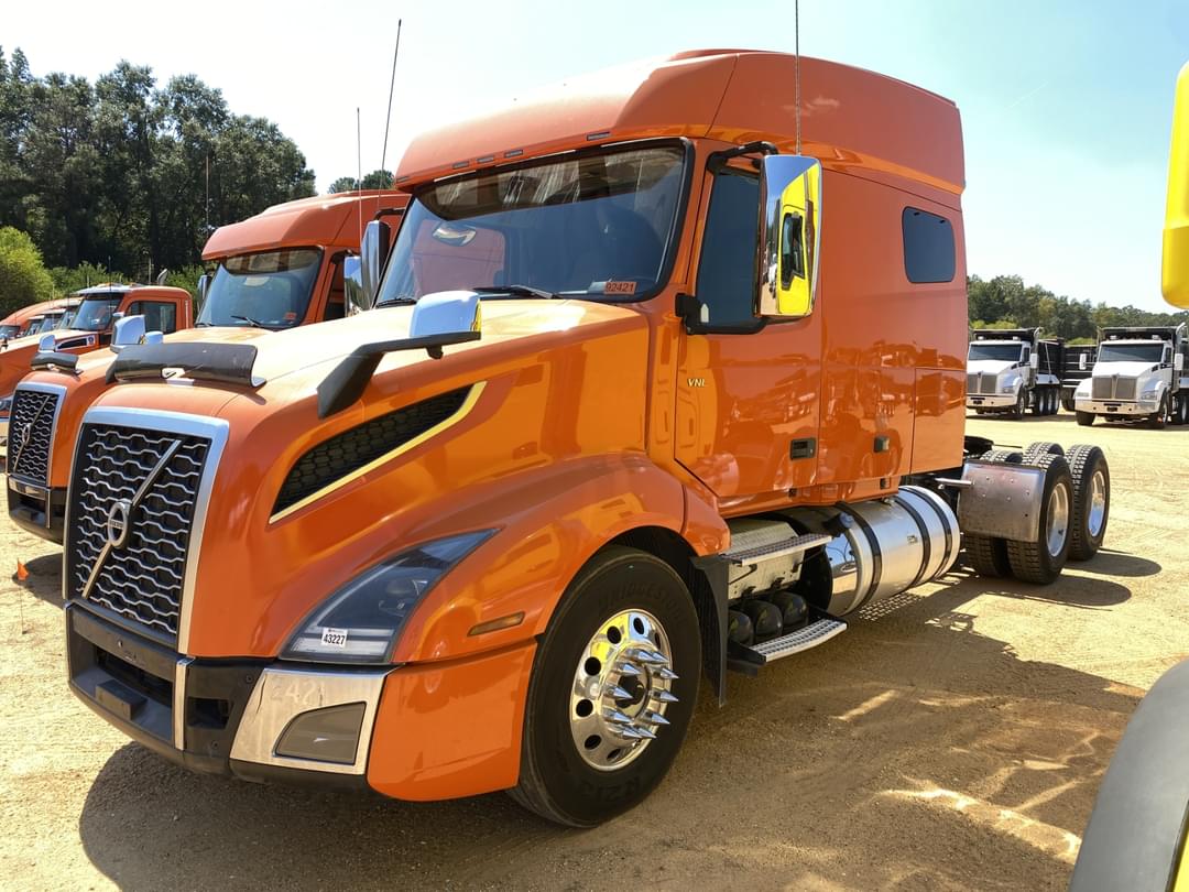 Image of Volvo VNL64T Primary image