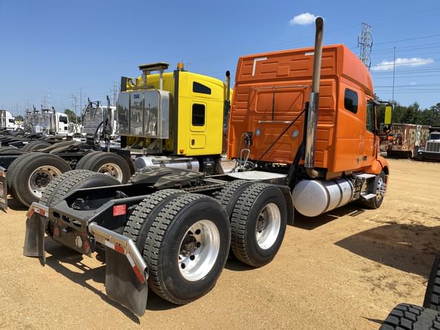 Image of Volvo VNL64T equipment image 2