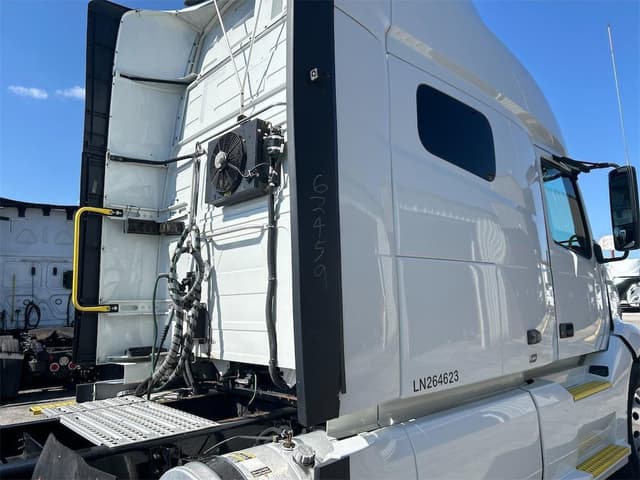 Image of Volvo VNL64T equipment image 4