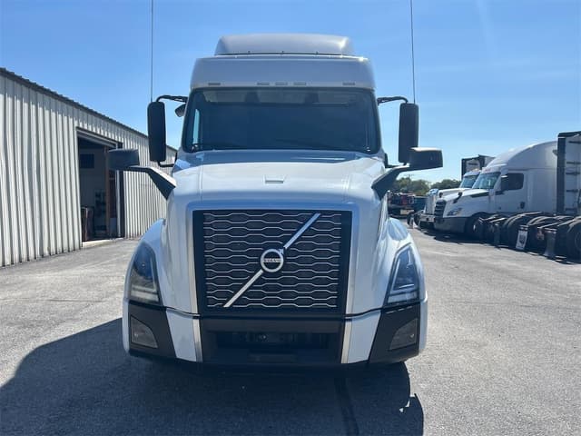 Image of Volvo VNL64T equipment image 1