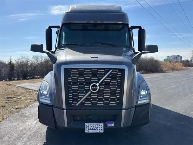 Image of Volvo VNL64T760 equipment image 1