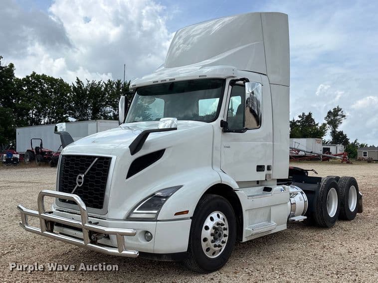 Image of Volvo VNR Primary image