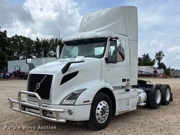 Main image Volvo VNR