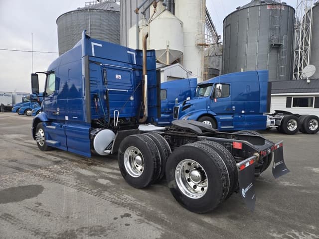 Image of Volvo VNR equipment image 2