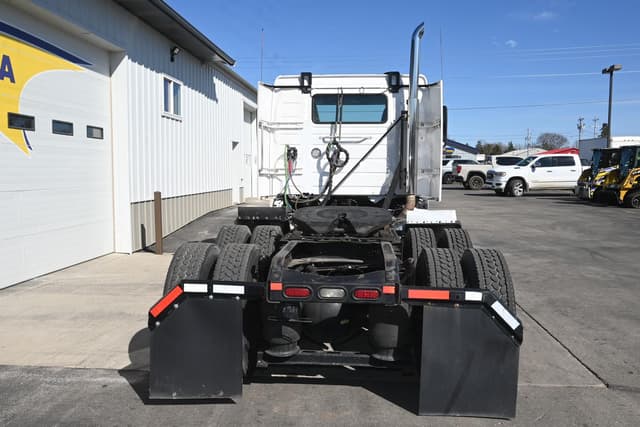 Image of Volvo VNR64T equipment image 3